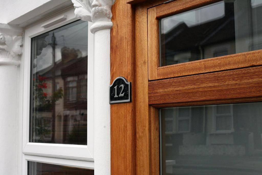 London Malvern Road Rooms To Let Εξωτερικό φωτογραφία
